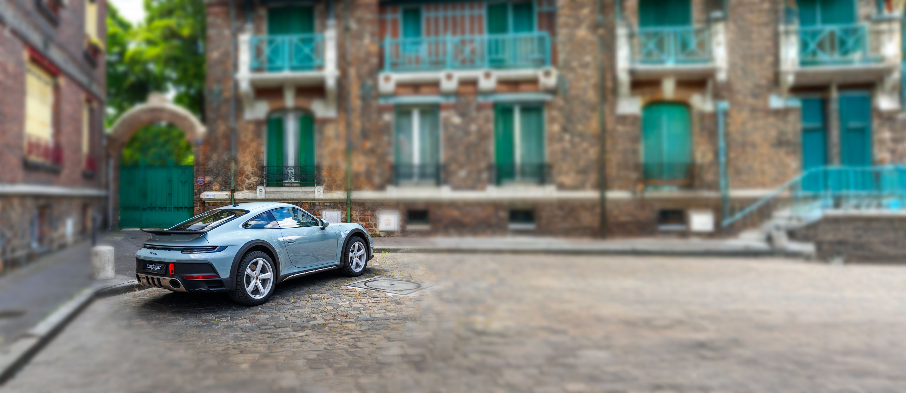 Silver Porsche 911